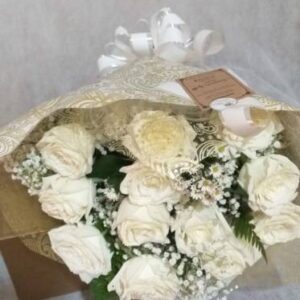 BUQUE 12 ROSAS BRANCA